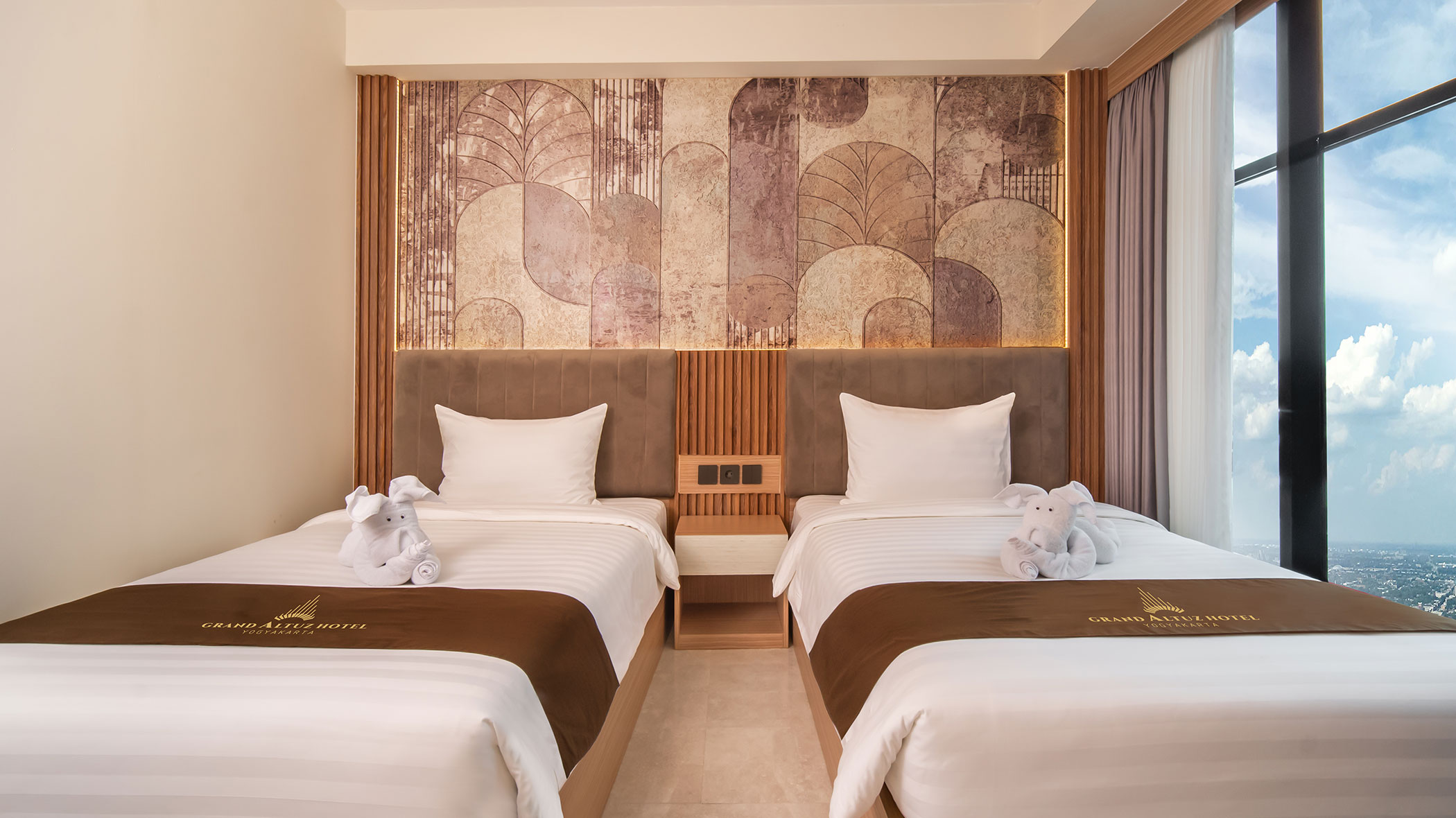 slide-deluxe-room-grand-altuz-hotel-yogyakarta-1