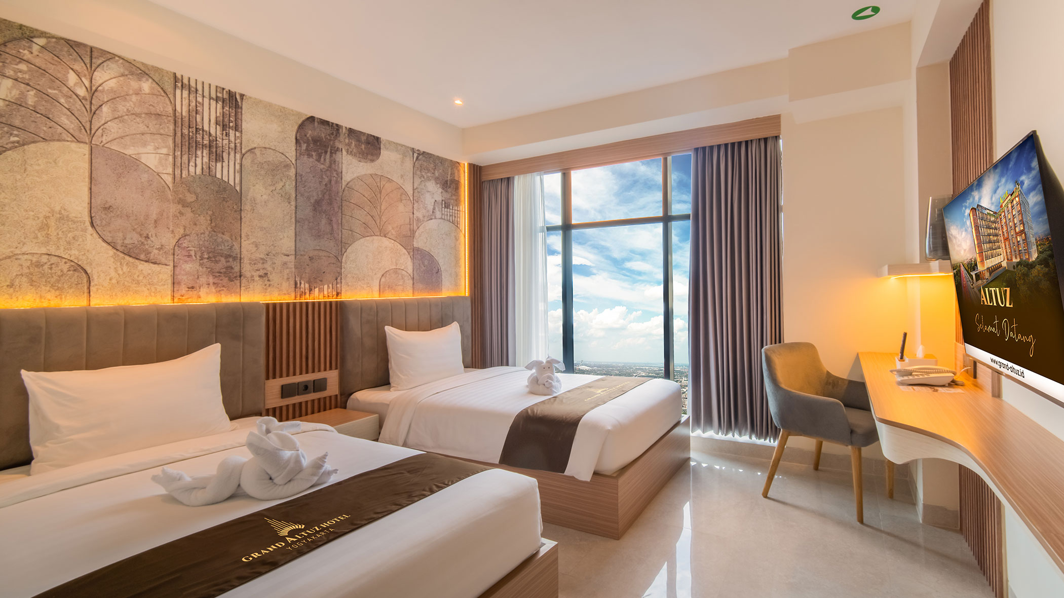 slide-deluxe-room-grand-altuz-hotel-yogyakarta-2